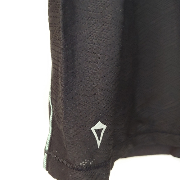 Lululemon Ivivva Hit the Heat Tank Top Cropped Black Size 14 Girls - Picture 7 of 15